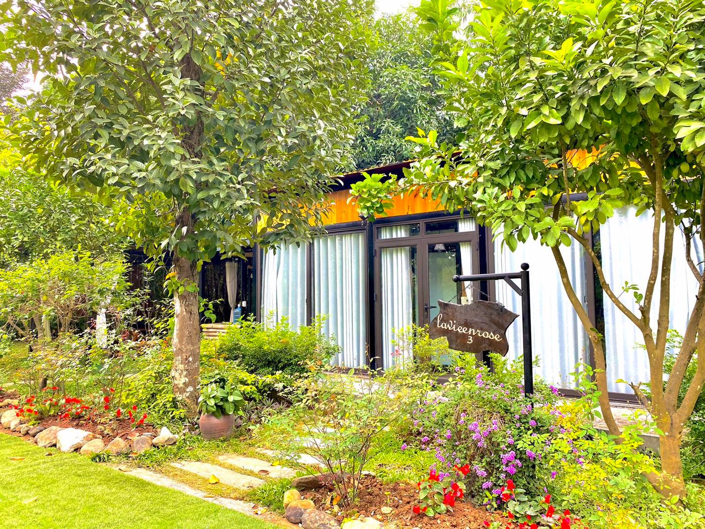 Review La Vie En Rose Ba Vì Sự giao thoa giữa nét đẹp truyền thống và